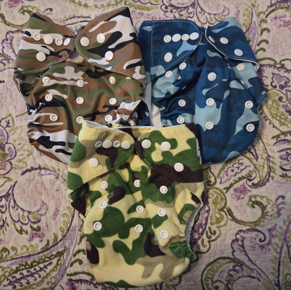 Stylish Camouflage Diaper Covers Set